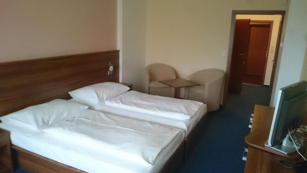 Lipno Wellness - Frymburk Hotel Private Family Room Екстер'єр фото