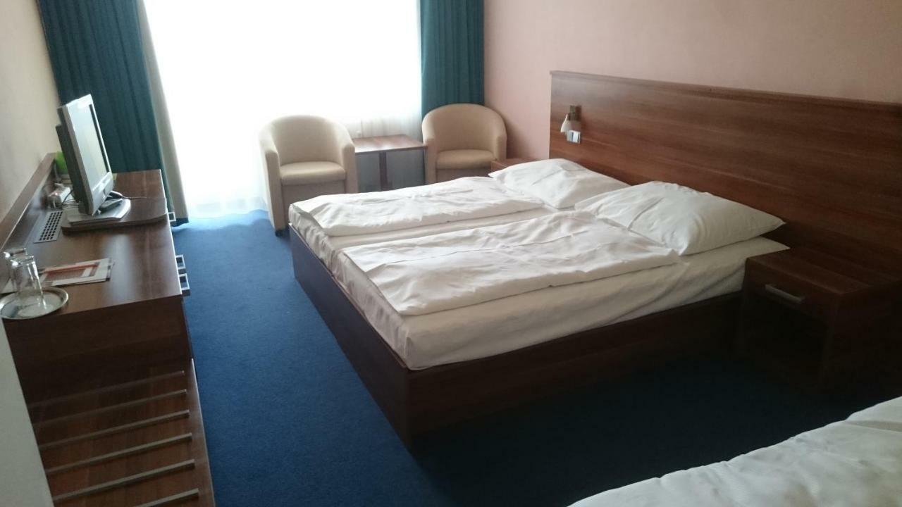 Lipno Wellness - Frymburk Hotel Private Family Room Екстер'єр фото
